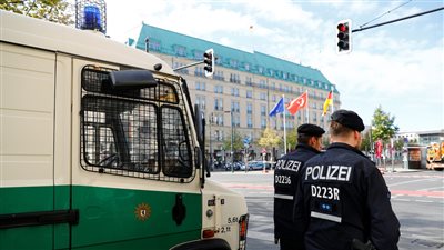 الشرطة الألمانية تجرى تحقيقا جنائيا فى هجوم نمر على عارضة أزياء