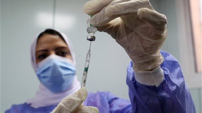 لجنة مكافحة كورونا: حصول المواطنين على جرعة ثالثة فى الوقت الحالى صعب
