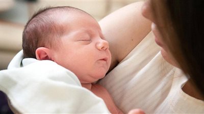 دراسة تكشف فاعلية حليب الأم في حماية قلب الأطفال المبتسرين