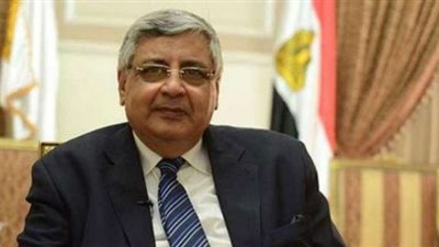 مستشار الرئيس: متحورات كورونا تزداد كل يوم.. ويطمئن المصريين: لا يوجد إرتفاع فى الوفيات