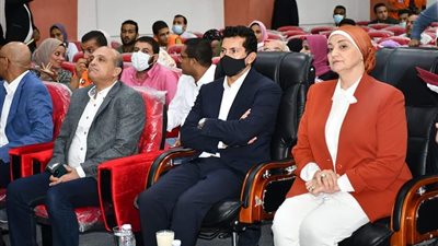 وزير الشباب يشهد ختام فعاليات منتدى قادة المستقبل بالمدينة الشبابية بالغردقة