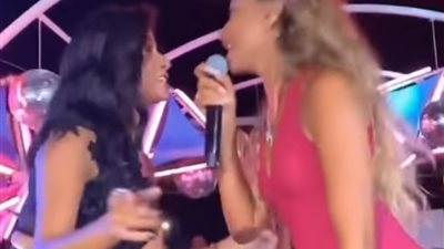 دينا الشربيني تغني مع روبي في حفلها الأخير بالساحل الشمالي .. فيديو