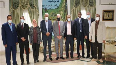 محافظ جنوب سيناء يلتقى نقيب الزراعيين ووفد 