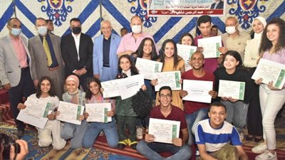 محافظ أسيوط يواصل لقاءاته الحوارية مع الشباب بنادى البداري الرياضي