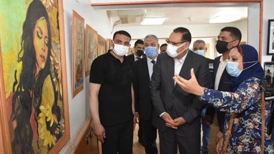 محافظ الشرقية يؤكد: تنظيم المعارض الفنية تفرز الموهبين وتساهم فى تقديم فرد نافع للوطن