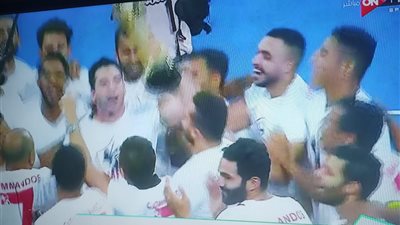 أحمد الأحمر يشيد بلاعبي الزمالك بعد التتويج بالسوبر الإفريقي لليد