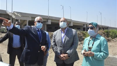 محافظ الجيزة يوجه بإدراج طريق ترعة الزمر بخطة الرصف..صور