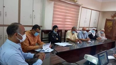 عقد اللقاء التعريفي الأول للجنة التنمية المهنية المستدامة بمديرية تعليم السويس