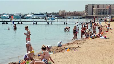١٠٠ الف سائح شهريا للغردقة وشرم الشيخ وتفاؤل بالقطاع السياحي المصري
