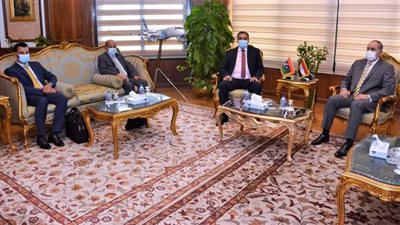 وزير الطيران المدنى يبحث سبل التعاون مع وزير المواصلات الليبى