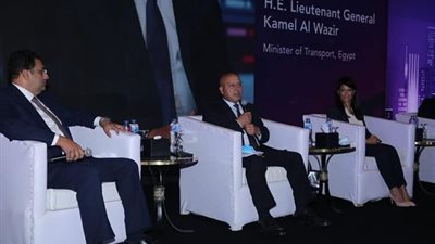 وزير النقل يستعرض أهم المشروعات والفرص الاستثمارية في قطاعات السكك الحديدية