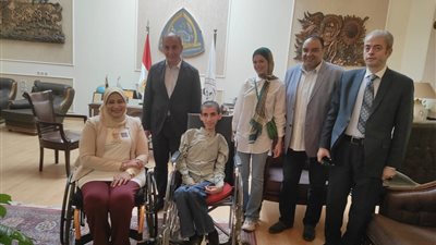 تضامن النواب تكرم اول معيد من مرضي ضمور العدلات بجامعة الزقازيق