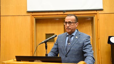 رئيس جامعة أسيوط يقرر صرف مكافأة مالية قدرها 450 جنيه شهرياً لكل طالب بامتياز التمريض عن الستة أشهر الماضية