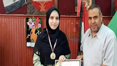 مدير تعليم غرب شبرا يُكرم الفائزة بالمركز الثاني على الجمهورية في مسابقة القراءة الحرة
