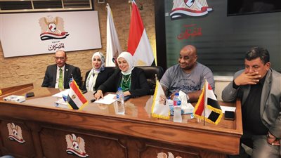 حزب ”المصريين“ يٌطلق مبادرة «معًا نُنمي عمالنا» لخدمة المجتمع العمالى| صور
