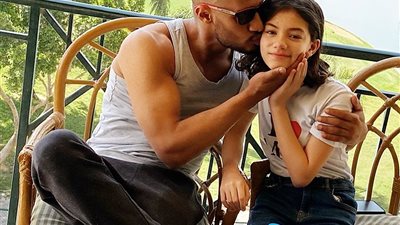محمد رمضان يحتفل بعيد ميلاد ابنته بطريقته الخاصة