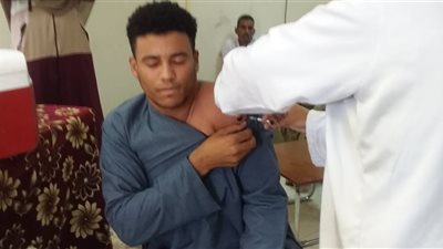 تطعيم ١٢٠ مواطن بلقاح كورونا اليوم بالزينية شمال الأقصر