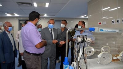 محافظ القليوبية يتفقد مستشفى كفر شكر ومحطة المياه المرشحة بالمنشأة الكبرى..صور