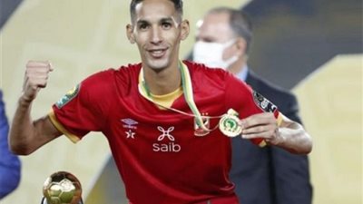 الأهلى يحتفل بعيد ميلاد بدر بانون سلطان الدفاع