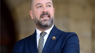 أحمد دياب يتبرع بمبنى كمقر رابطة الأندية
