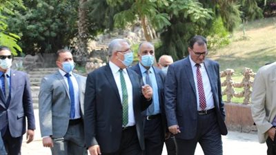 وزير الزراعة يتفقد حديقة الأسماك ويوجه بتطويرها والحفاظ على طابعها الأثري ..صور