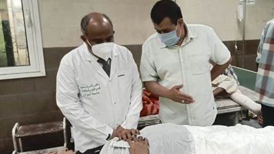 محافظ أسوان يكلف السكرتير العام للإطمئنان على مصابى حادث تصادم الخطارة