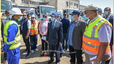 محافظ الاسكندرية ورئيس الصرف الصحى يتفقدان استعدادات موسم الشتاء والنوات
