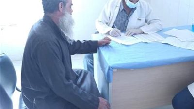 الكشف الطبي على ٣٣٧ مريضا بالقافلة الطبية بسيوة