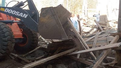 رصد وإزالة حالتى تعدى بالبناء بأرمنت جنوب غرب الأقصر