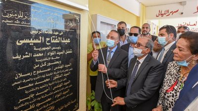 محافظ الإسكندرية يفتتح أول مدرسة ثانوية فنية لمياه الشرب والصرف الصحى بالعامرية