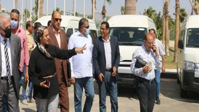 محافظ جنوب سيناء يعاين السيارات الجديدة التي تم شراؤها للمحافظة ضمن الاحتفال بالذكرى 48 لنصر أكتوبر المجيد