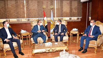 محافظ الغربية يستقبل اللواء جمال نور الدين بالديوان العام.. صور