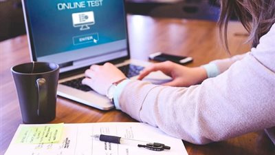 استخدام شبكات الواي فاي بدون علم أصحابها حرام ام حلال ؟ ...دار الإفتاء تجيب