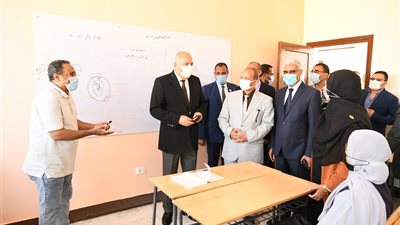 محافظ قنا يفتتح مدرسة الجمهورية الجديدة الثانوية بمدينه قنا الجديده
