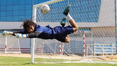 حارس ناشئ يشارك فى مران الزمالك