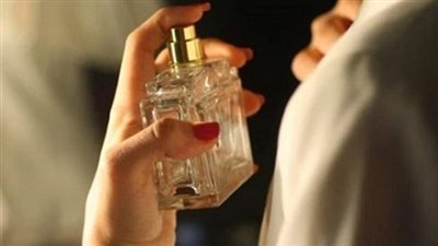 هل التعطر للنساء حرام ؟ .. دار الإفتاء تجيب