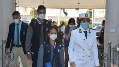قيادات وضباط الشرطة يصطحبون أبناء شهداء الوطن للمدارس بمختلف المحافظات .. صور