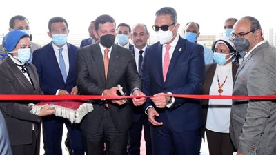 الانصاري وعبد الوهاب يفتتحان أول مركز متكامل لخدمات المستثمرين بالفيوم