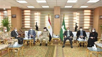 محافظ الشرقية يستقبل مدير جمعية المحاربين القدماء وضحايا الحرب