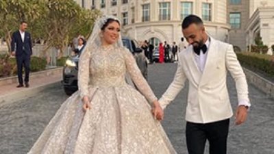كهربا أفشة انقطعت فى حفل زفافه.. شاهد