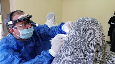 علاج ١٢٧٩ مواطنا بالمجان في قافلة طبية بدمياط