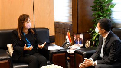 وزيرة التخطيط تناقش مع سفير تايلاند مجالات جذب المستثمرين لمصر