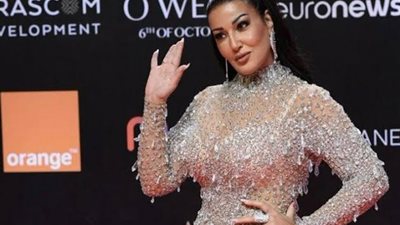 سمية الخشاب تكشف تفاصيل إطلالتها بمهرجان الجونة.. ونوع القرط الذى ارتدته