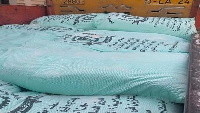 ضبط كميات من الدقيق المدعم والأسمدة الزراعية قبل بيعها بالسوق السوداء فى إهناسيا