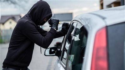 بعد نشر الفيديو على فيس بوك .. ضبط عصابة تقودها سيدة لسرقة السيارات