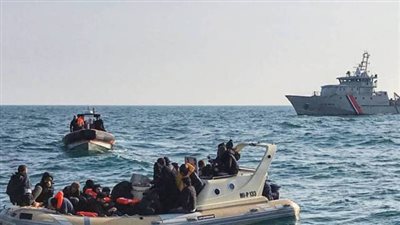 البحرية الفرنسية تنقذ 213 مهاجرا حاولوا عبور بحر المانش باتجاه بريطانيا
