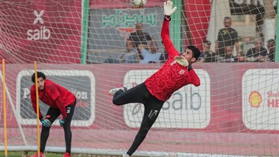 مران الأهلي.. تدريبات شاقة لثلاثي حراسة المرمى