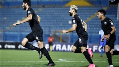 على جبر يحرز هدف التقدم لبيراميدز فى شباك عزام التنزانى