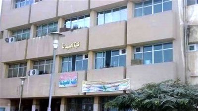 صيدلة حلوان تنظم حملة للتوعية بمرض سرطان الثدى.. بالصور