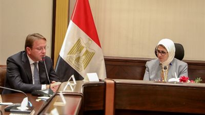 وزيرة الصحة تُطلع مفوض الاتحاد الأوروبى على المشروعات القومية التى تنفذها مصر بالقطاع الصحى
